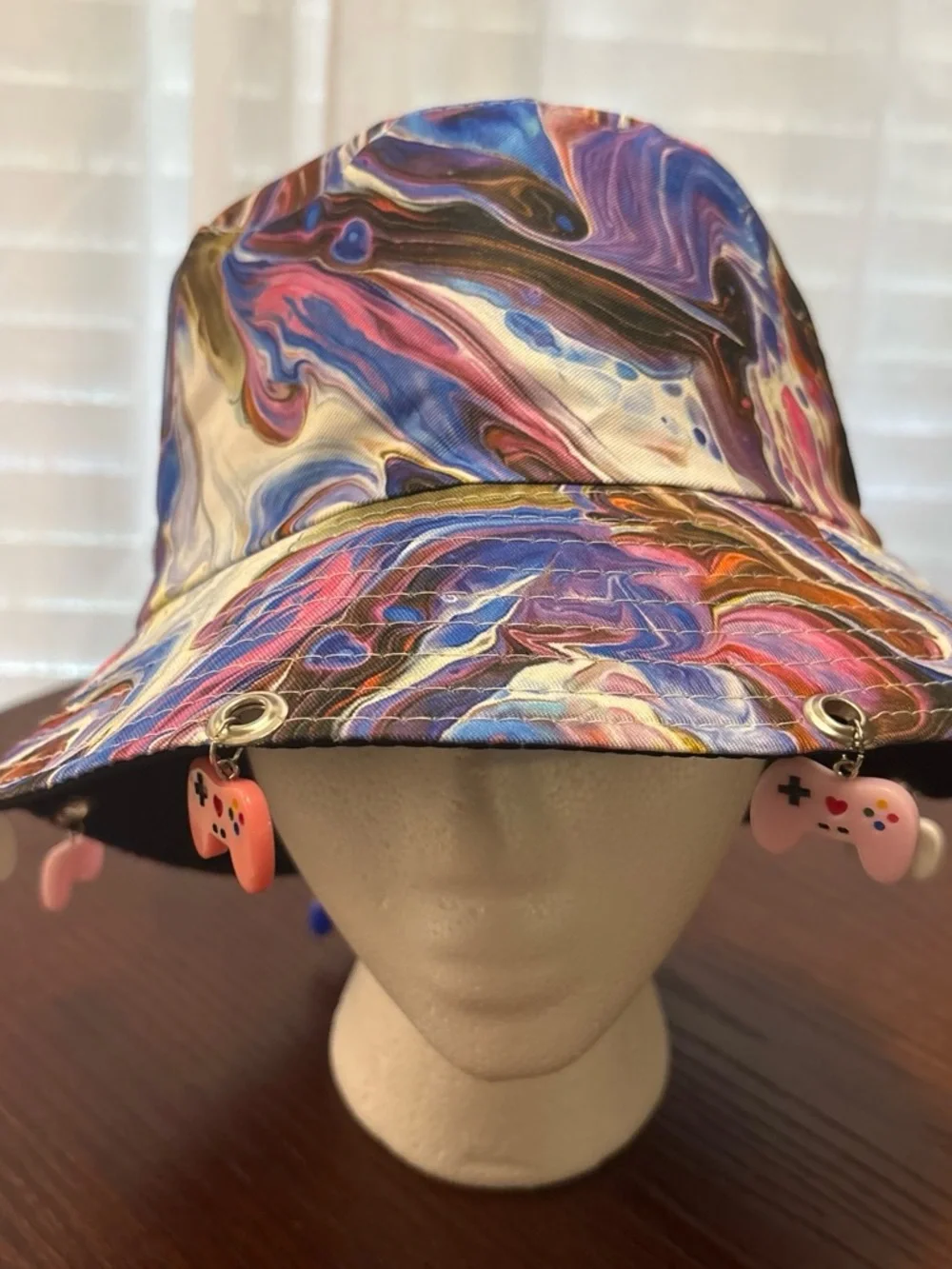 N/A eye catching